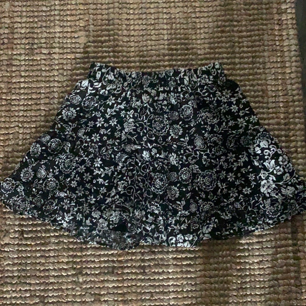 Forever 21 Black and White Floral Skirt